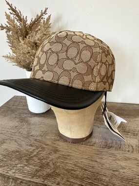 NWT Coach Brown Tan Signature Canvas Baseball Cap/hat with Black Leather strap